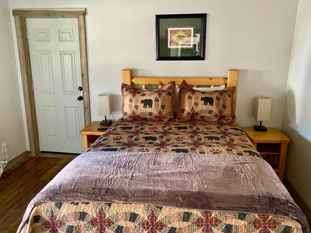 Queen Room interior
